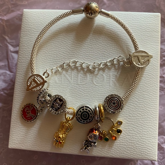 Pandora Moments Mesh Bracelet w/ NEW Marvel Themed Charms Bracelet - Picture 1 of 16